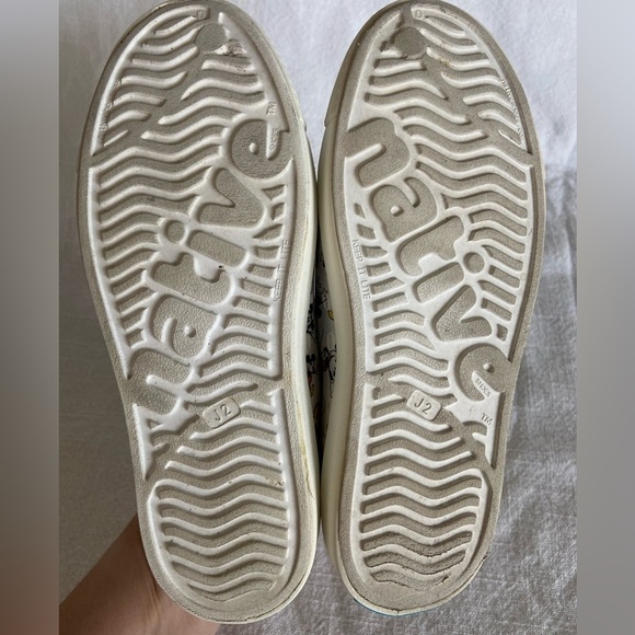 NATIVE Shoes Kids Size J2 Disney Jefferson Mickey Mouse Print All Over Water - Picture 6 of 7